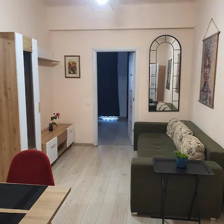 Edgar Apartment